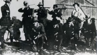 Membri degli Irish Volunteers prima della guerra d’indipendenza irlandese - Pubblico dominio