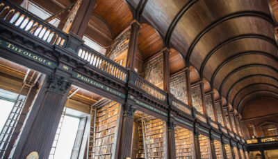 La Old Library del Trinity College 1 Soffitto a volta della Long Room al Trinity College di Dublino