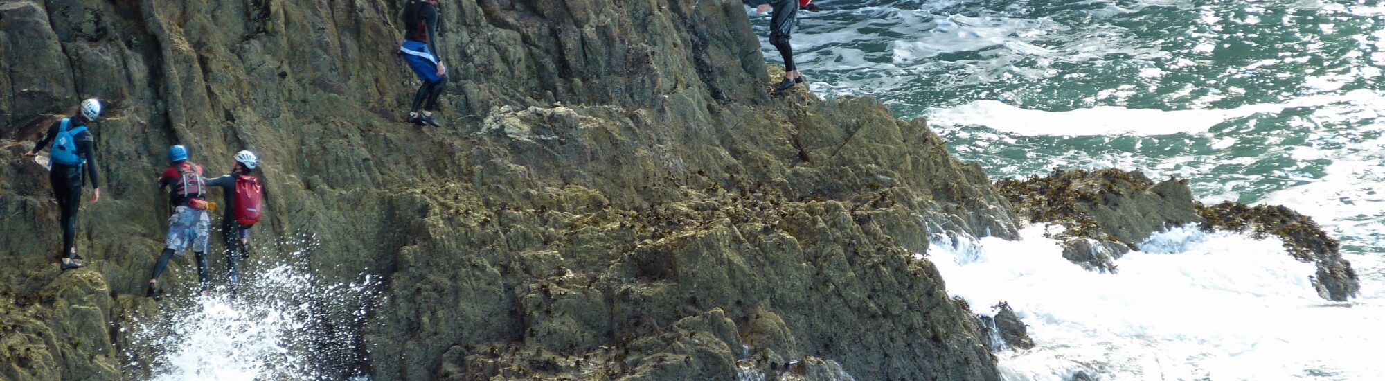 Il coasteering in Irlanda