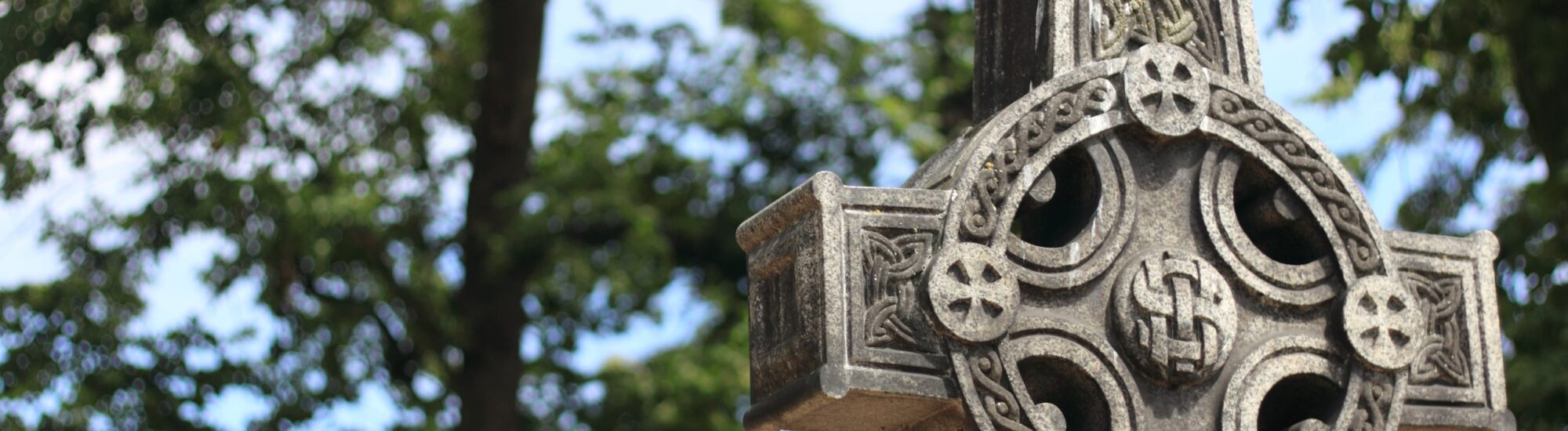 Le epitaffi più divertenti sulle tombe irlandesi
