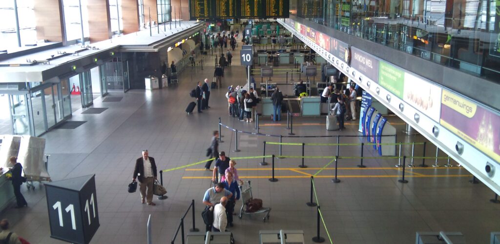 Aeroporto di Dublino: attesi oltre 527.000 passeggeri e nuove regole sui liquidi