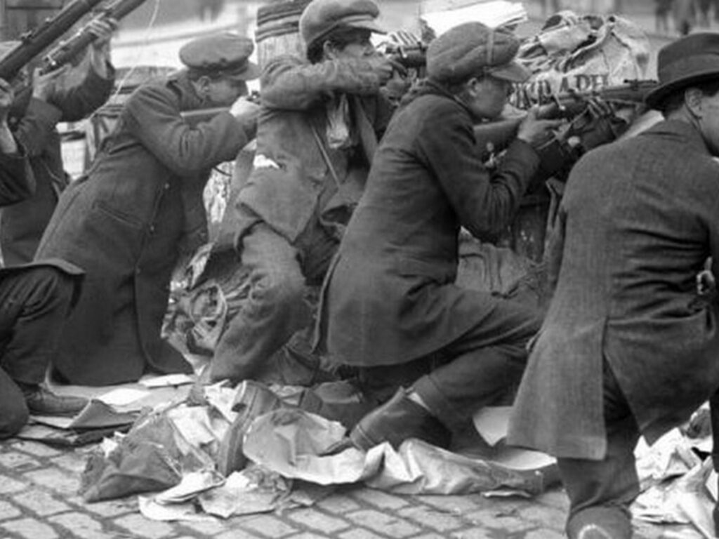 Des irlandais lors de l’Insurrection de Pâques – Domaine Public