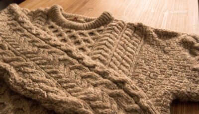 Maglione Aran con tradizionali trecce irlandesi