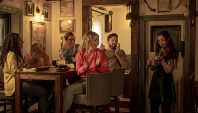 Sessione di musica tradizionale che illustra il craic in un pub irlandese