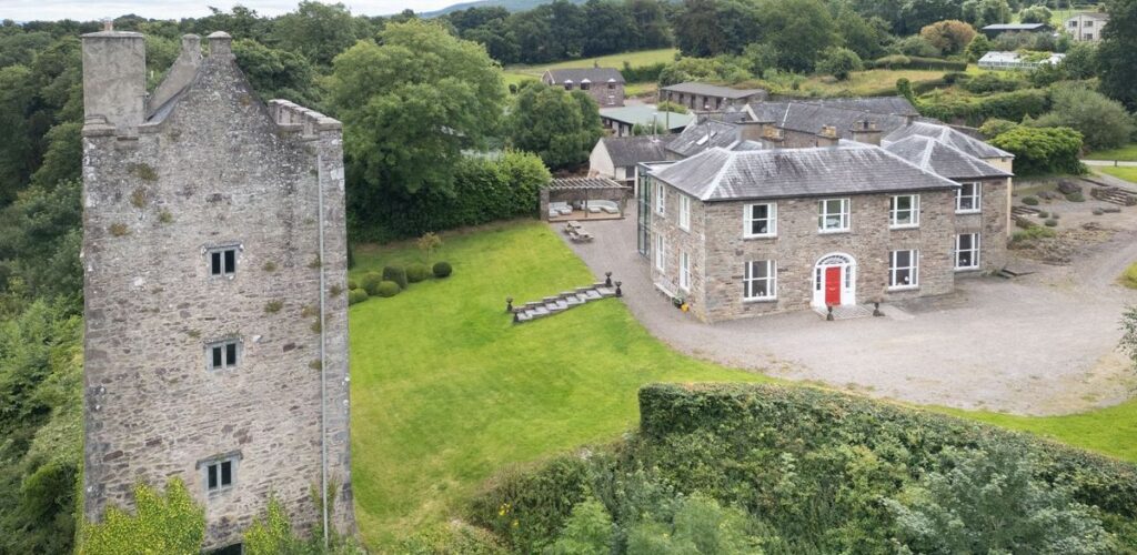 Un castello di Cork del XVI secolo in vendita per 2,9 milioni di dollari