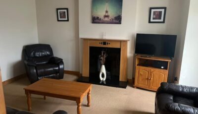 Modern 4 Bed House in town