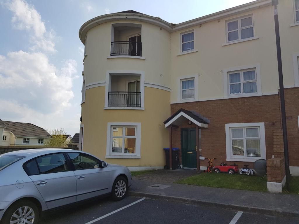 Spacious House in Castlegar Galway