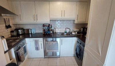 Spacious Riverside 1Bd in Bustling Village