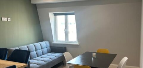 Top Floor Central Apartment 1