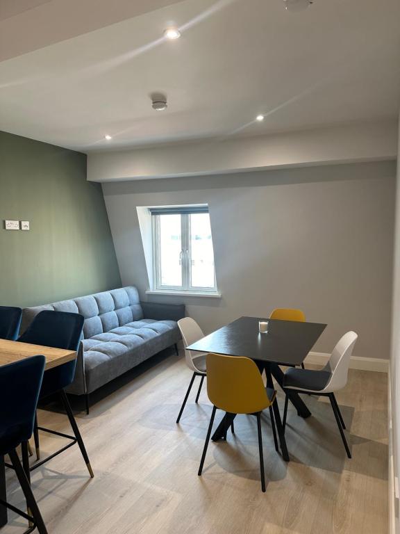 Top Floor Central Apartment