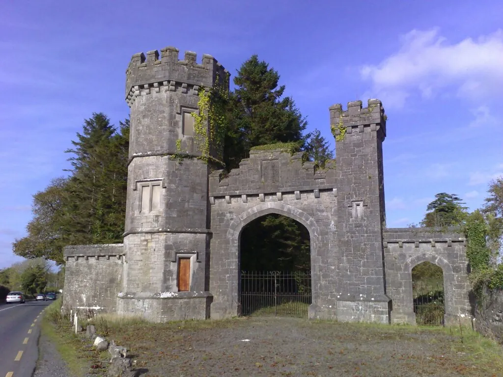 knockdrin castle 1 scaled