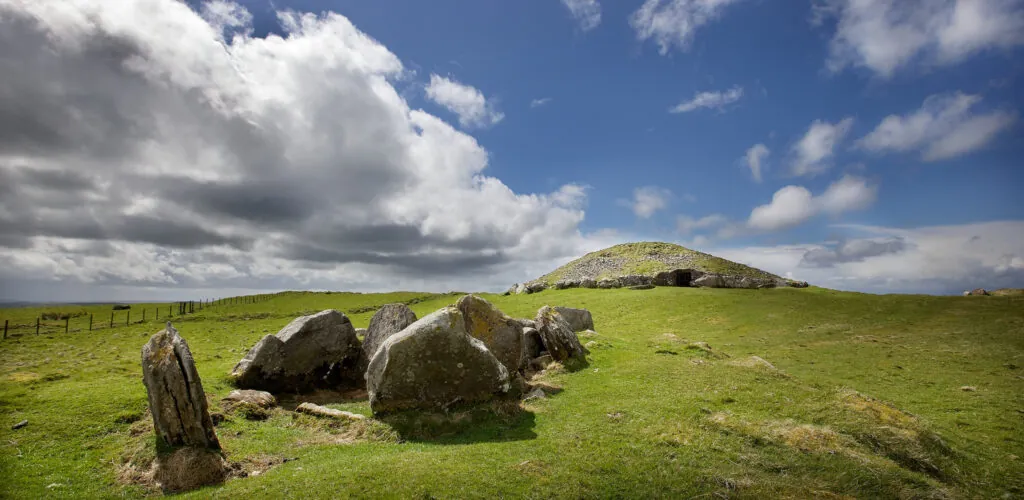Tra pochi giorni, il sole tornerà a penetrare in questa tomba irlandese di 5.000 anni fa