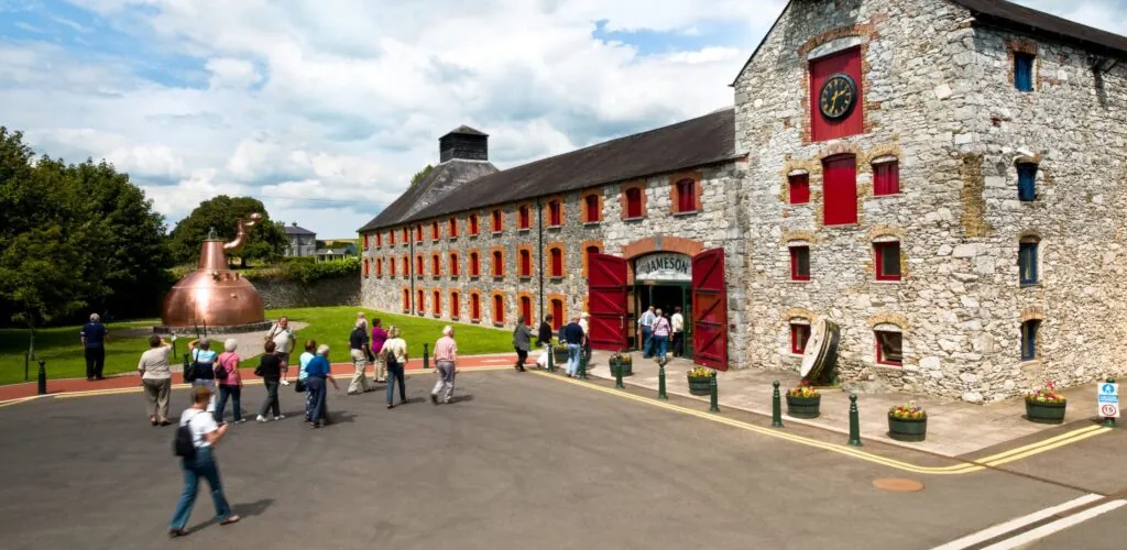 Perché Midleton è considerata la patria del whiskey irlandese?