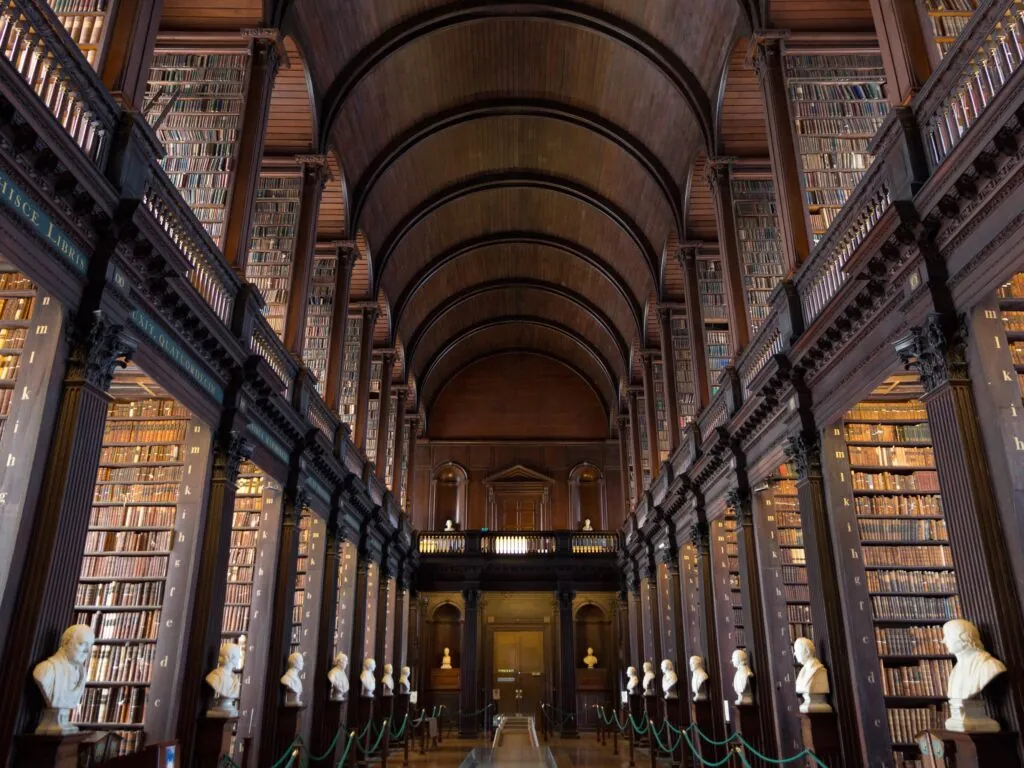 La Old Library de Trinity College à Dublin - © VanderWolf Images