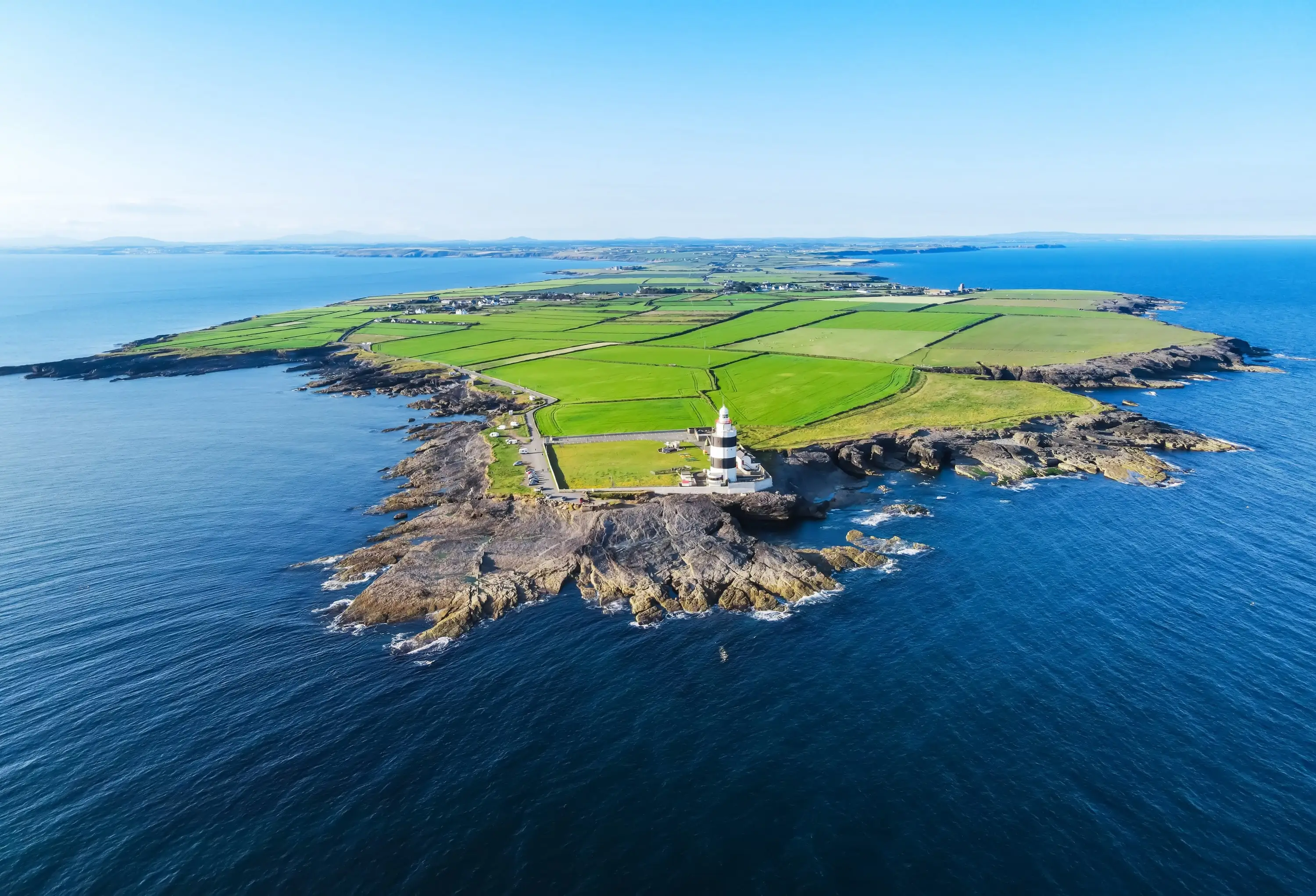Vue sur Hook Head et son phare - © svetok30
