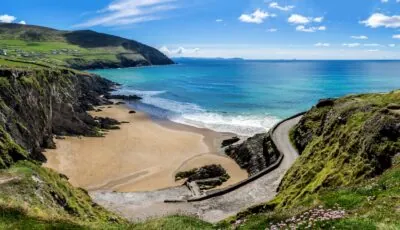 Coumeenoole Beach 1 Coumeenoole Beach sulla penisola di Dingle — Dimitris Panas — Shutterstock