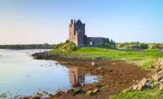Le Dunguaire castle - © kwiatek7