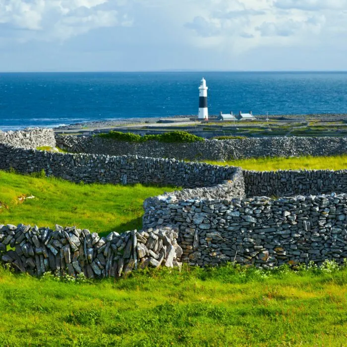 Inisheer lighthouse - © JUAN CARLOS MUNOZ