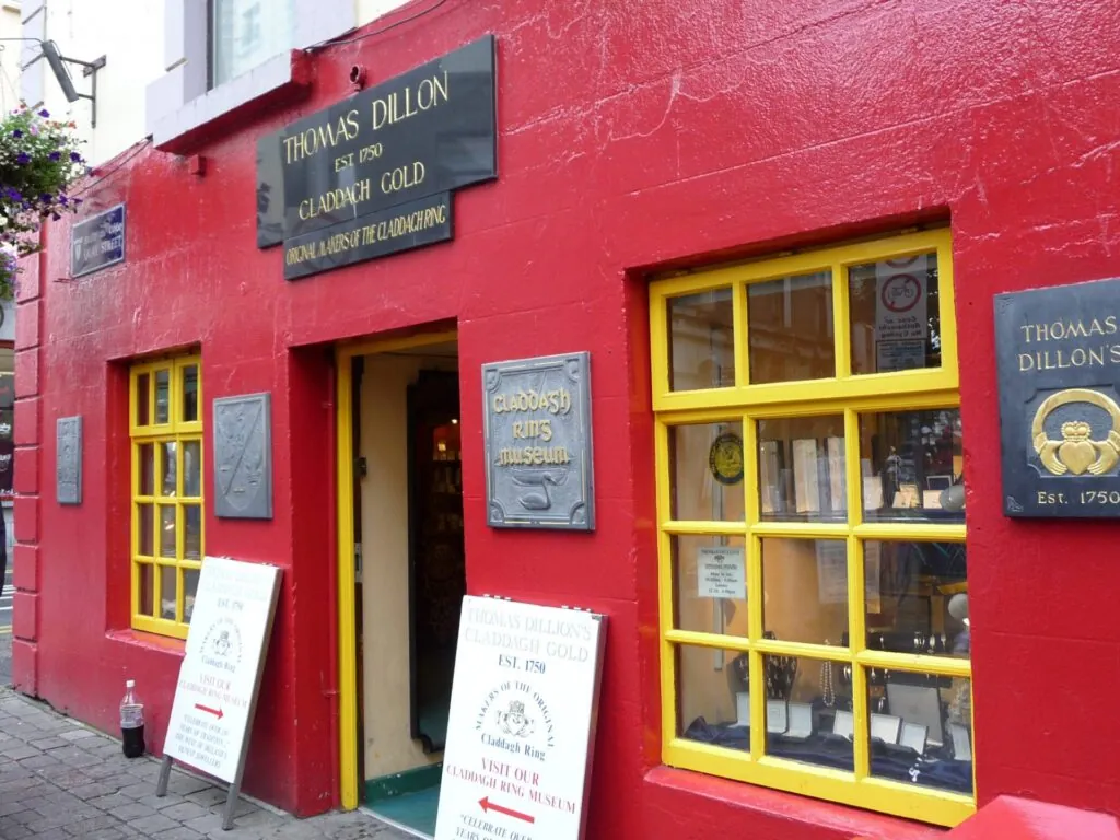 The Claddagh Ring Museum - oinegue - cc