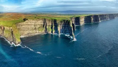 Vista panoramica sulle Scogliere di Moher in Irlanda