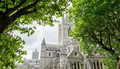 La navata e le volte di Christ Church Cathedral a Dublino
