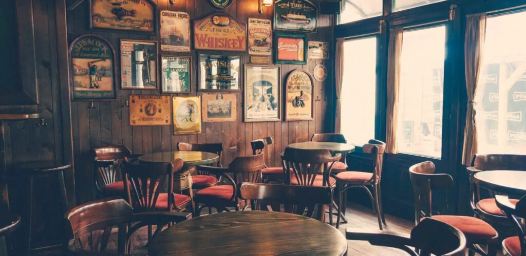 Covid-19: l’Irlanda rinvia la riapertura dell’accoglienza al chiuso di irish pub e ristoranti