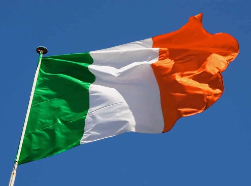 Le drapeau irlandais