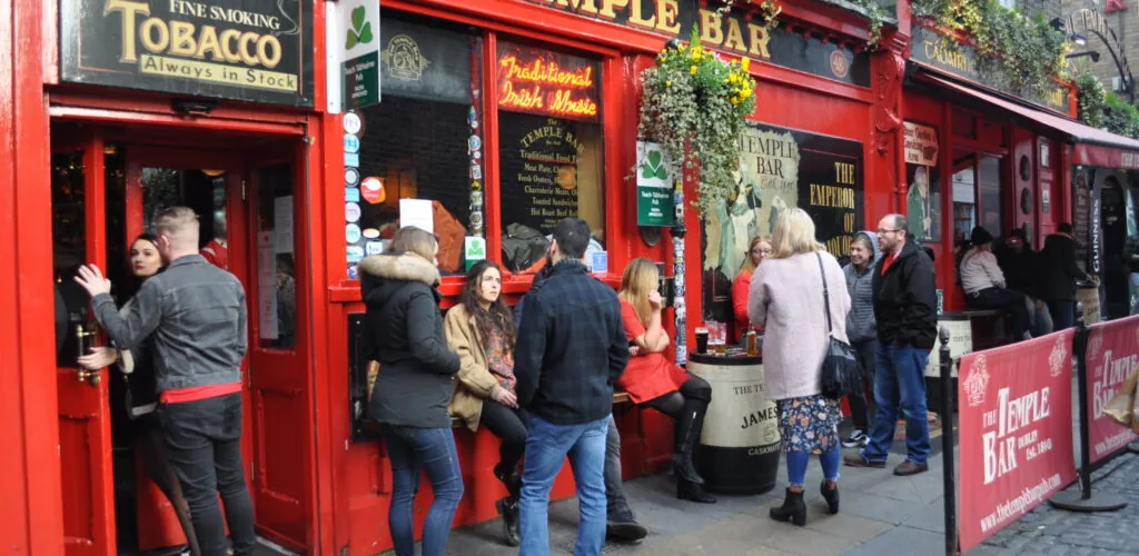 Apertura degli irish pub in Irlanda: alcuni locali hanno trovato il modo di aprire prima