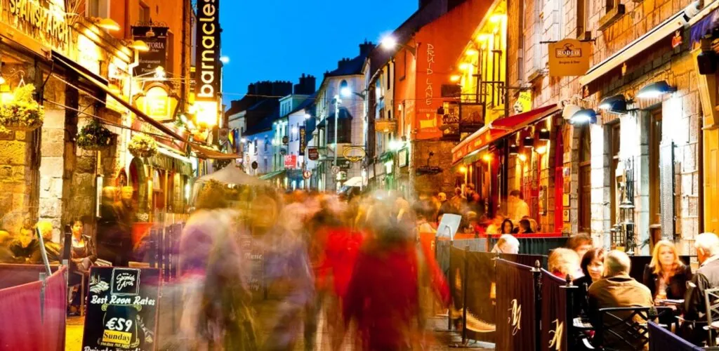 Irlanda: l’obbligo di mascherina eliminato ovunque dal 28 febbraio 2022, tranne nei trasporti pubblici