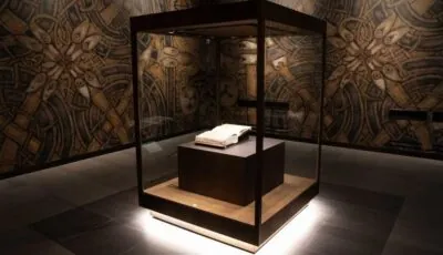 L’autentico Libro di Kells esposto al Trinity College Dublin