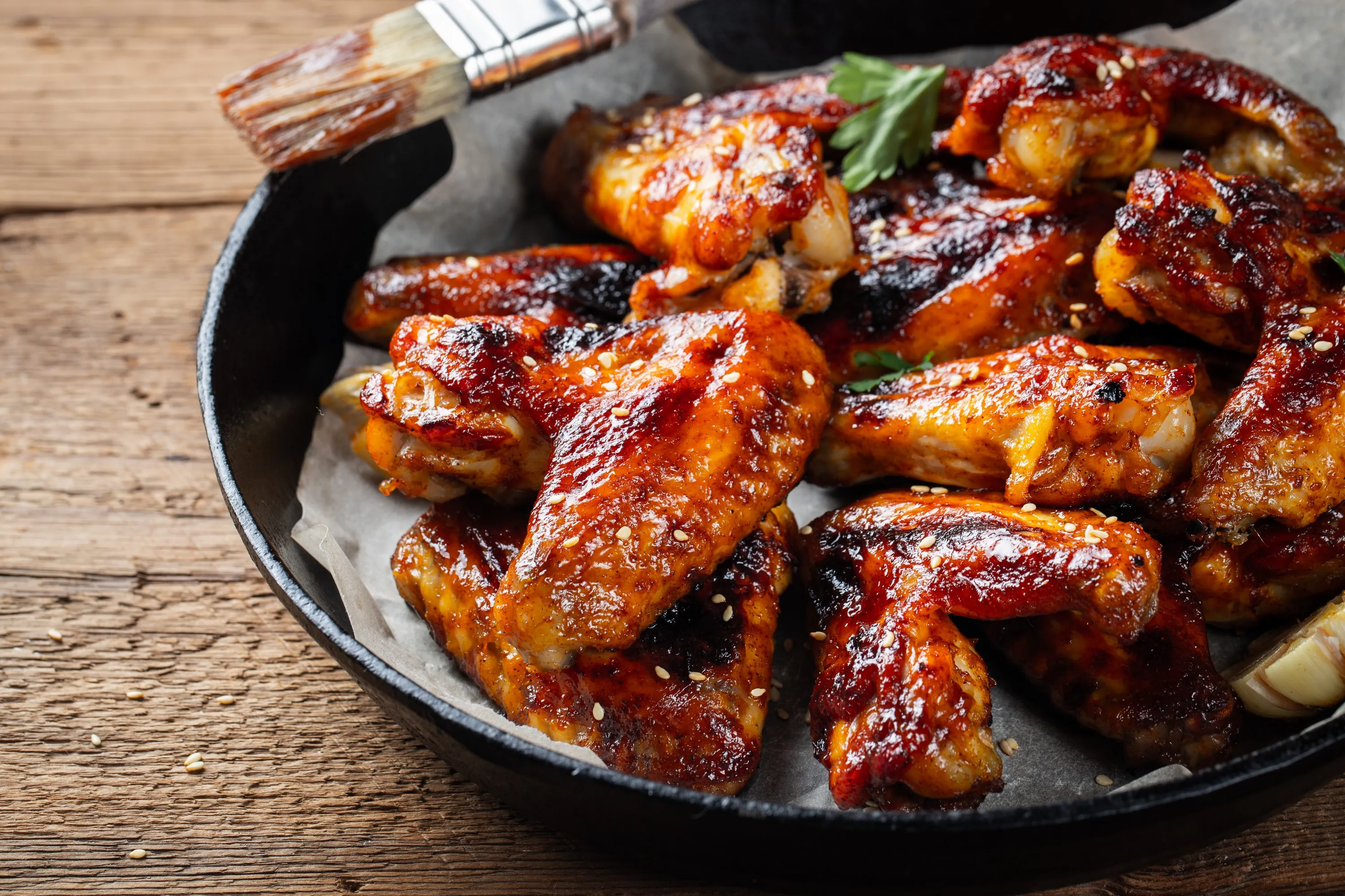 Ali di pollo alla Guinness