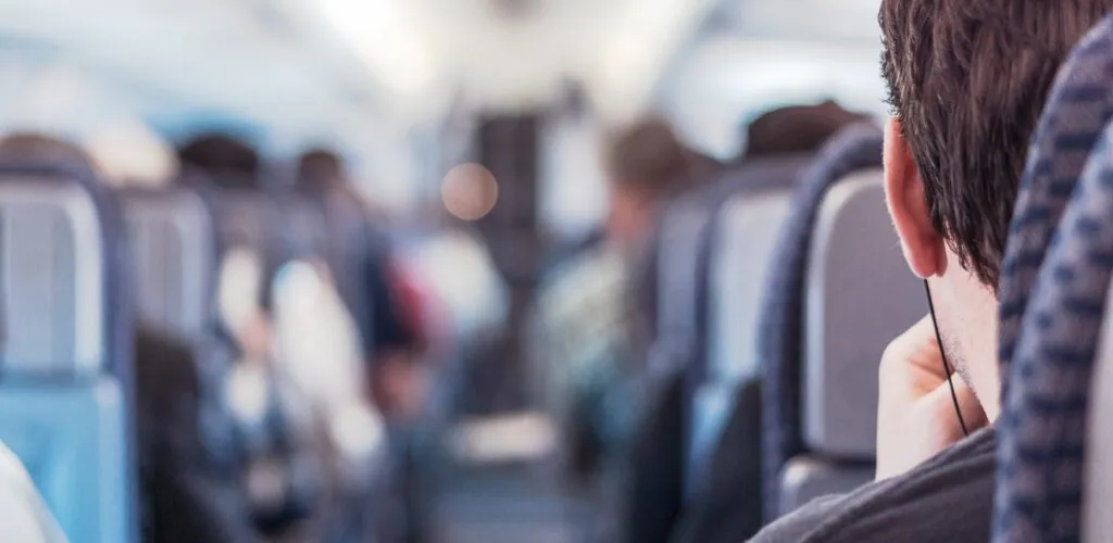 Covid-19: fine delle mascherine negli aeroporti e sugli aerei in Europa