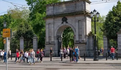 Fusiliers’ Arch all’ingresso di St Stephen’s Green a Dublino