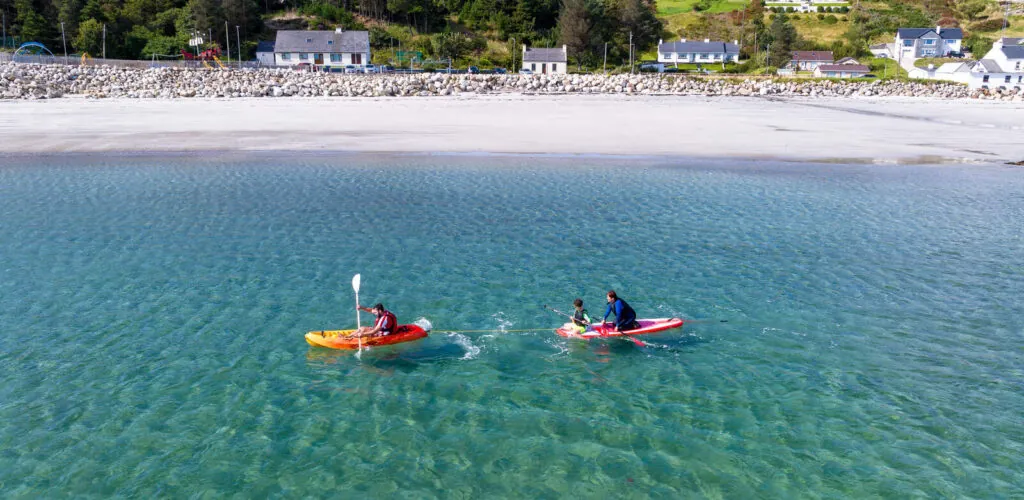 L’Irlanda vista dall’acqua: un’avventura acquatica nel cuore della natura celtica