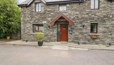 1 The Courtyard
