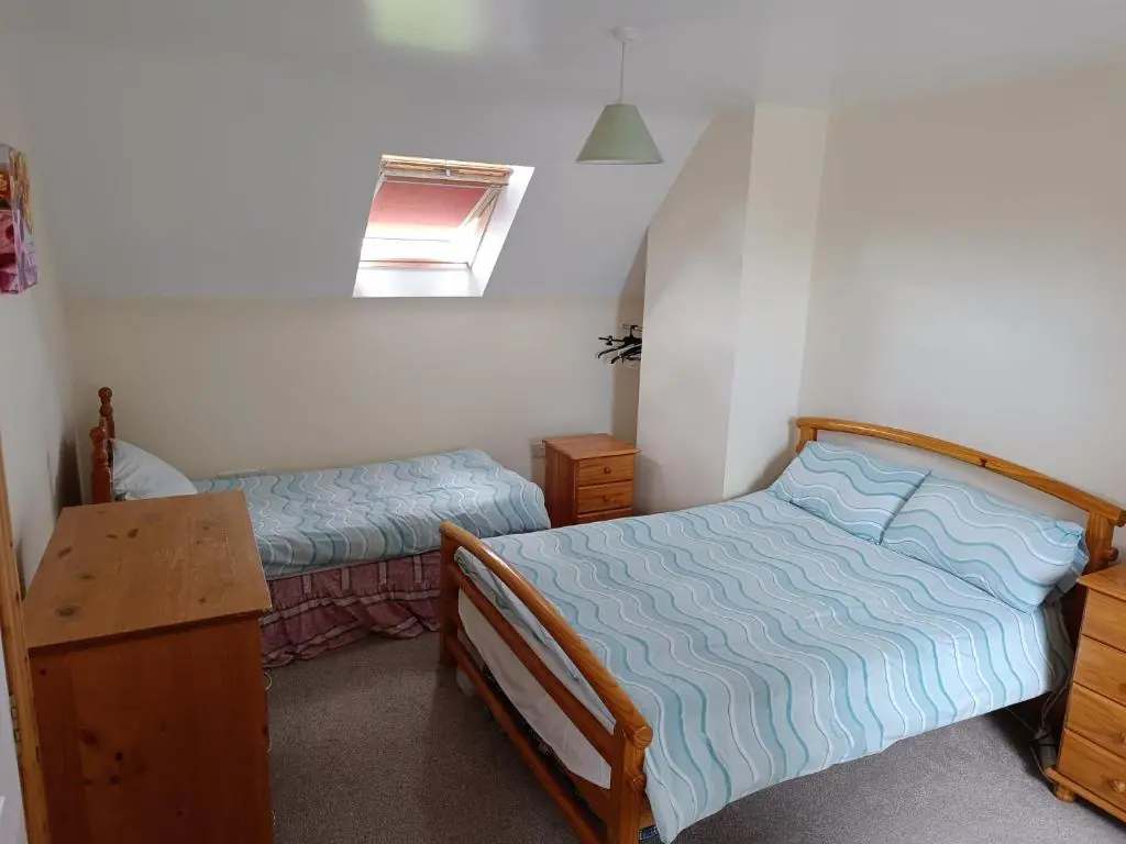 4 Bed By The Sea