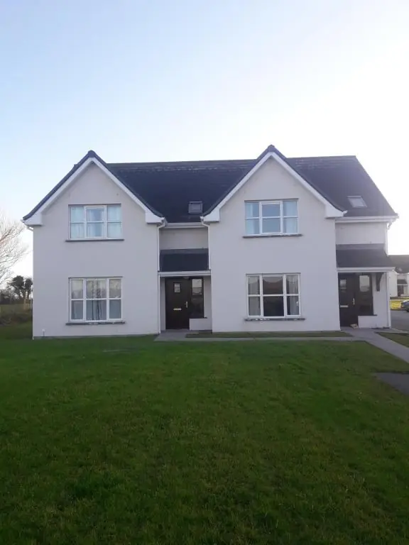 4 bedroom home by the sea