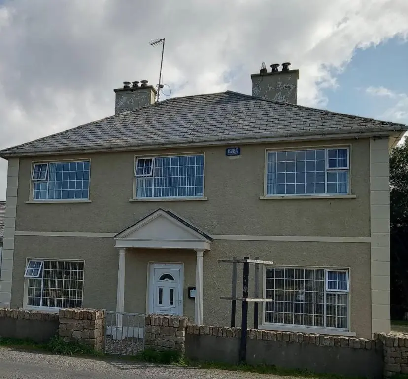 8 Croaghross House