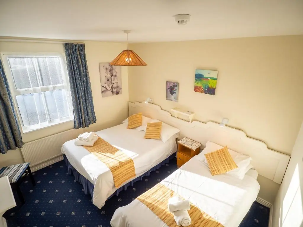 Clifden White Heather - 5 Bedroom House