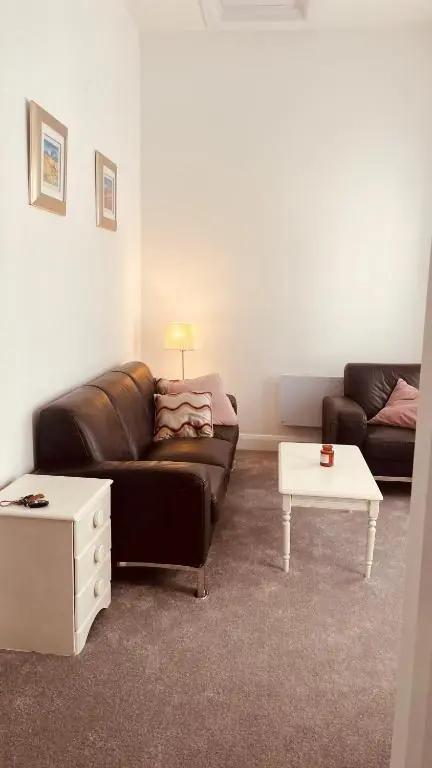 Colton House - Apt 2