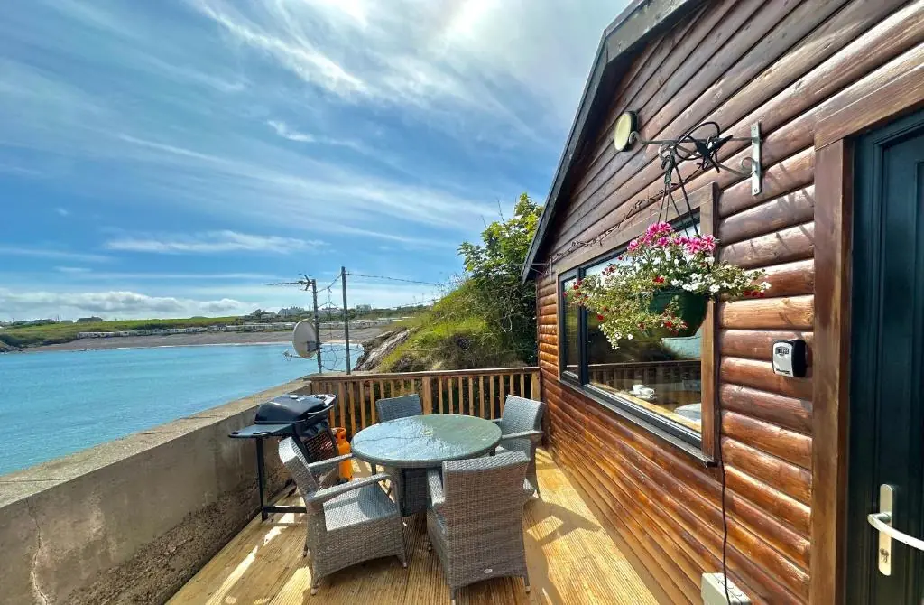 Cosy Portmor Log Cabin- Sea views
