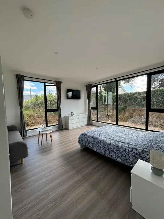 Deerpark semi sleeps 8 with sofa bed