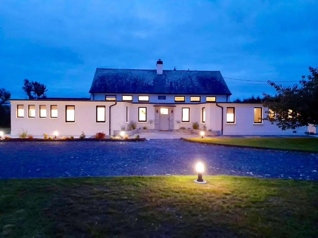 Dillon School House - Luxury in the countryside