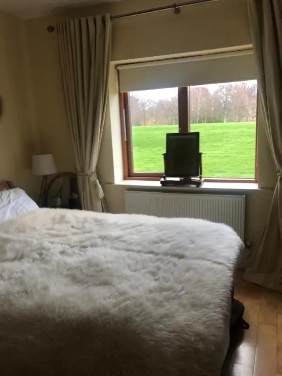 Druids Glen Spacious double room with en-suite