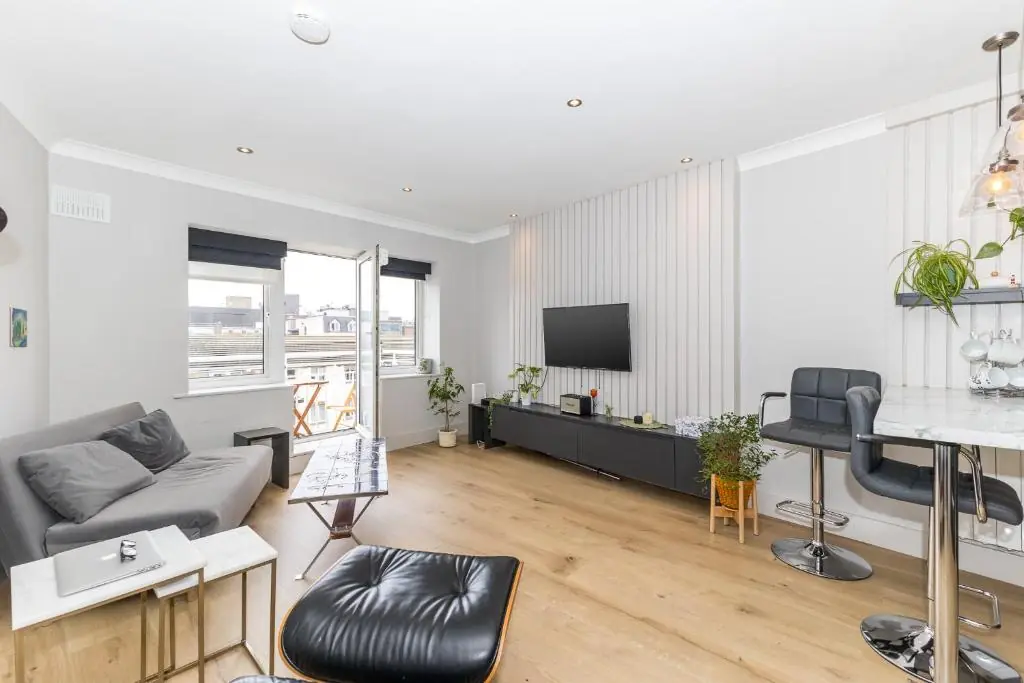Ha'penny bridge apartment