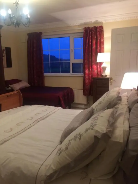 Hillcrest farmhouse Bed & Breakfast