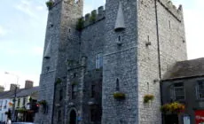 Ardee castle - Kenneth Allen / Wikimedia Commons – CC BY-SA 2.0
