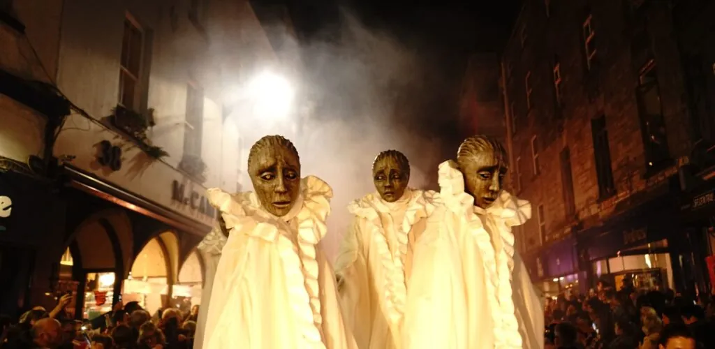Halloween a Dublino: Macnas prepara una parata monumentale e gratuita