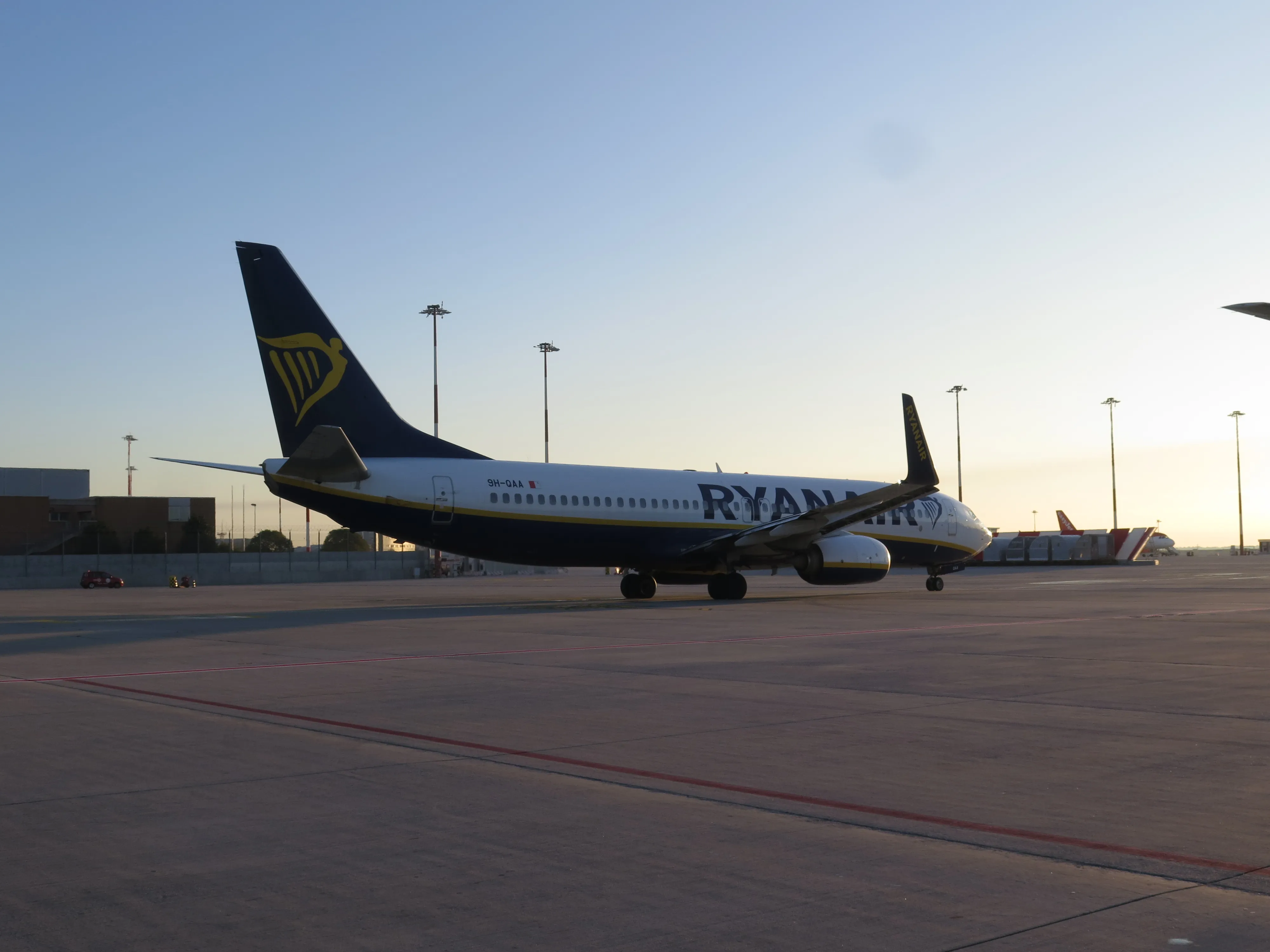 Boeing 737-800 aux couleurs de Ryanair sur le tarmac de Venise